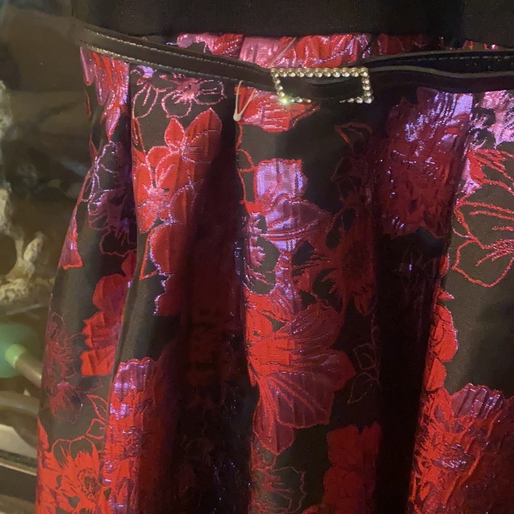 Dress - Picture 2 of 6